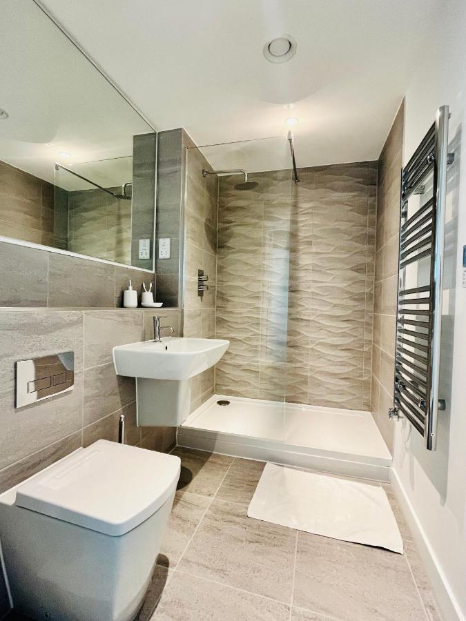 Fabulous One Bedroom Apartment Near Old Trafford Stadium Manchester Bagian luar foto